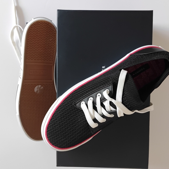 Tommy Hilfiger Women's Gessie Stretch Knit Sneakers - Picture 5 of 6